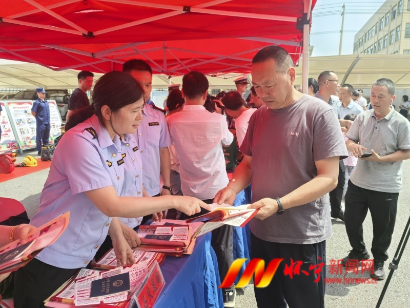 安全生產月咨詢日活動.jpg